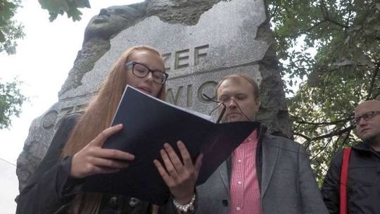 Józef Czechowicz zginął 76 lat temu. Młodzi złożyli hołd poecie i ofiarom wojny