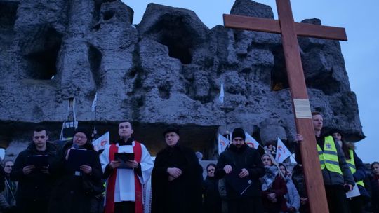 Jutro ZTM wyśle na ulice Lublina więcej autobusów. Droga Krzyżowa na Majdanku
