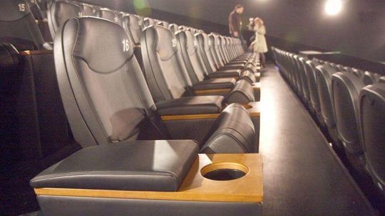 Już wiemy, kiedy otwarte będą kina, teatry, filharmonie, opery i parki rozrywki