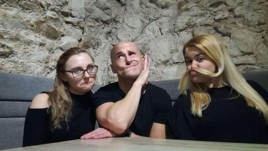 Kabaret Nowa Fala. "Trójkąt idealny" w Padbarze