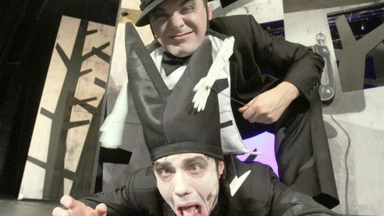 Kabaretowa wersja \"Czerwonego Kapturka\" w Teatrze Andersena