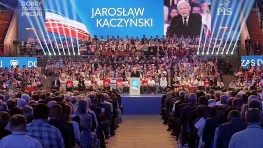 Kaczyński w Lublinie zapowiedział 3 tys. zł najniższej płacy. Rząd ma inny plan