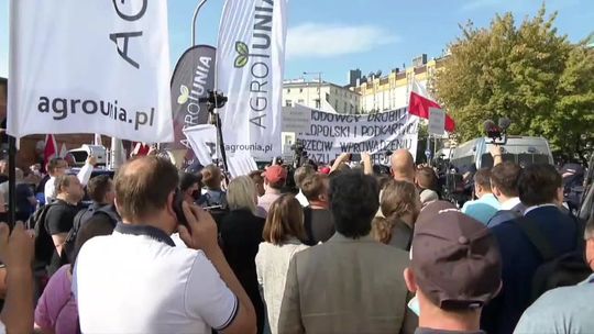 "Kaczyński, zdrajca wsi!". Rolnicy chcieli spotkać się z prezesem PiS ws. "Piątki dla zwierząt"