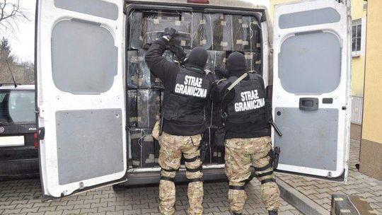 Kąkolewnica. Papierosy za milion na pace