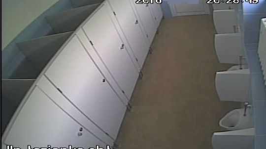 Kamera nagrywała szkolne pisuary. Nikt nie poniesie konsekwencji. "Nie było uwag i skarg"