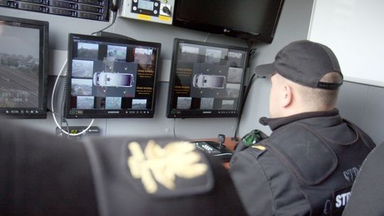 Kamery zobaczą pieszego na torach z 2 kilometrów. Będą mandaty (wideo)