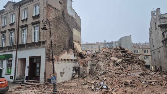 Kamienica wyburzona, Bernardyńska być może we wtorek będzie przejezdna 