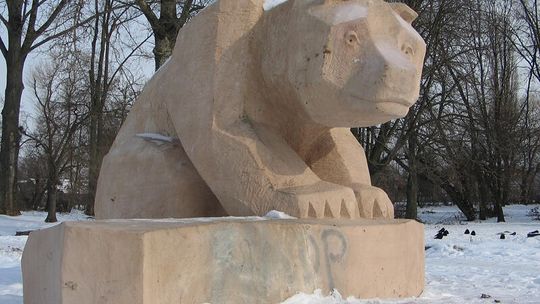 Kamienne misie z Chełma zaatakowane przez wandali