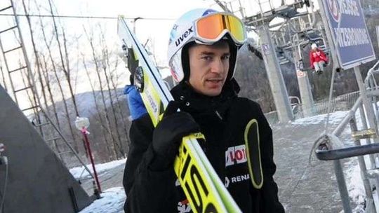 Kamil Stoch trzeci w Engelbergu (wideo)