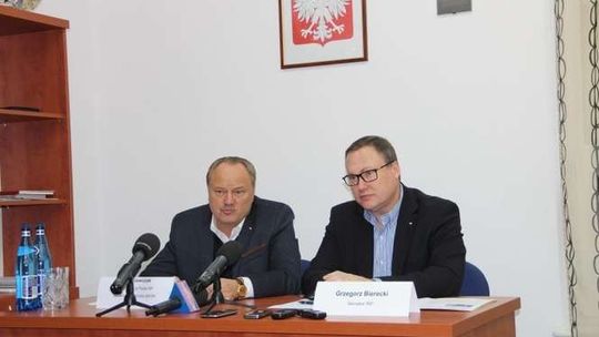 Kampania na strachu. Senator Bierecki chce budowy płotu na wschodniej granicy Polski