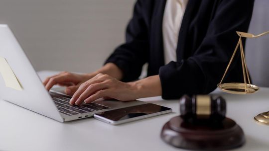 Kancelaria IT – na czym polega kompleksowe wsparcie prawne dla branży technologicznej?