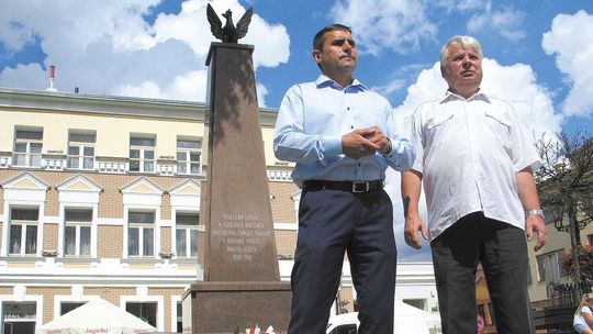 Kandydat na prezydenta obiecuje działki za złotówkę