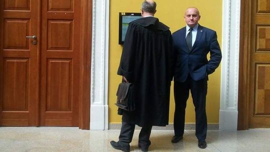 Kandydat na prezydenta Polski sądzony za pobicie. Proces Mariana Kowalskiego