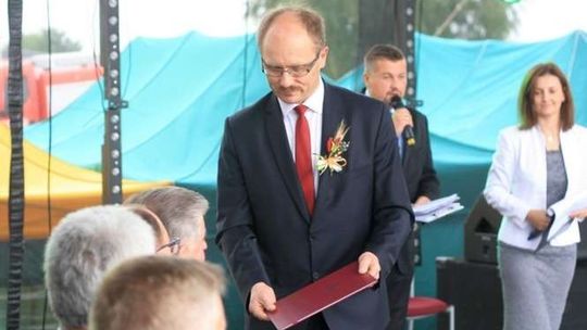 Kandydat PiS chciał przeczytać list od prezydenta. Organizatorzy dożynek "nie byli przekonani, co do prawdziwości listu"