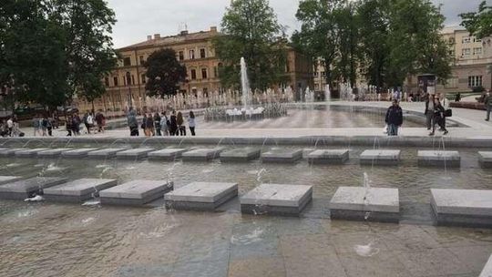 Kapsuła czasu na placu Litewskim. Nagraj swoje pozdrowienia