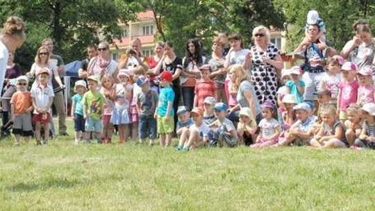 Karatecy i motocykliści na festynie w Przedszkolu nr 72