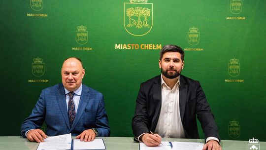 Karawana idzie dalej. Chełm dokłada miliony, edukacja wygrywa z drożyzną