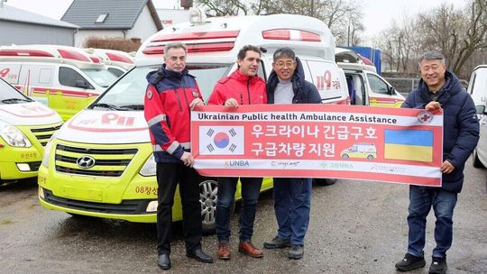 Karetki trafią do Ukrainy. Dzięki współpracy PCK z koreańską fundacją 