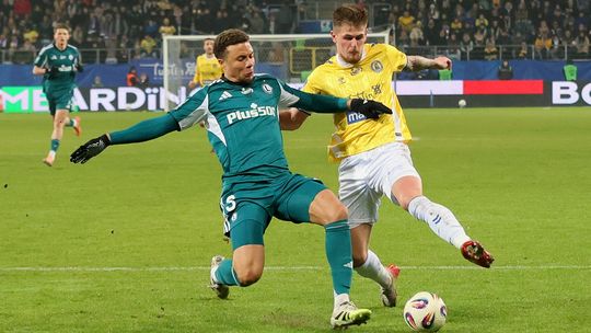 Karol Czubak nie dokończył meczu z Legią. Co ze zdrowiem napastnika Motoru? Karol Czubak nie dokończył meczu z Legią. Co ze zdrowiem napastnika Motoru?