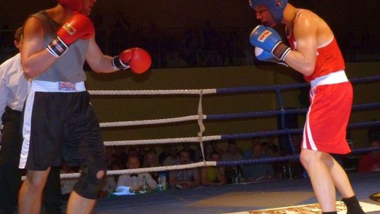 Karol Pawlina pokonał Filipa Wcisło podczas II Międzyregionalnej Gali Boksu w Zaklikowie