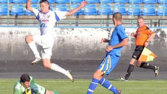 Karpaty - Avia 2:3, porażka Chełmianki w Tarnobrzegu 0:3