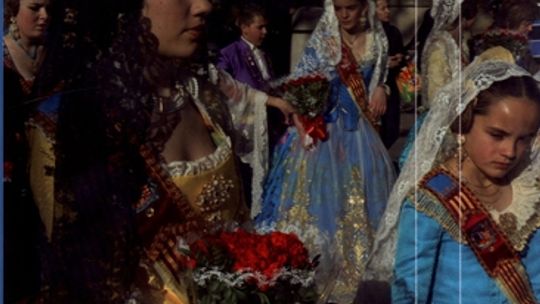 Katarzyna Kobylarczyk „Pył z landrynek. Hiszpańskie fiesty”