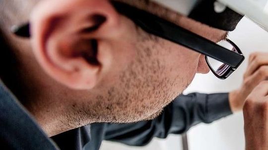 Kawałek gzymsu z kamienicy spadł na dziecko. Będą dodatkowe kontrole budynków