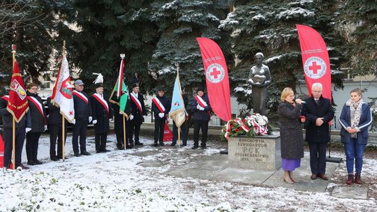 Każdy z ich oddał ponad 20 litrów krwi. W sobotę otrzymają odznaczenia