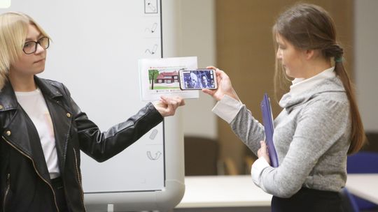 Kazik oprowadzi po Kazimierzu Dolnym. Uczniowie współtworzyli przewodnik i aplikację