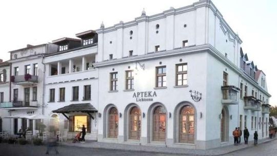 Kazimierz Dolny: Apteka przy Rynku zostaje do czasu remontu kamienicy
