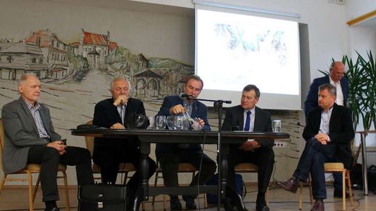 Kazimierz Dolny: Debata ws. Korzeniowego Dołu. Eksperci przeciw brukowaniu