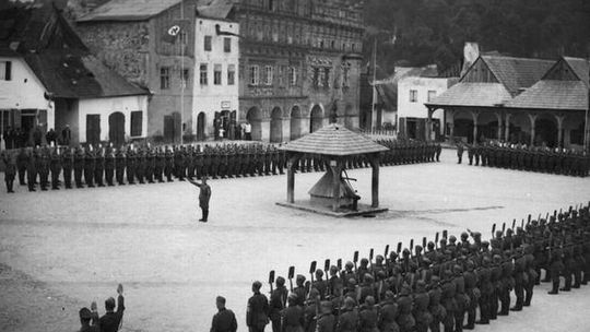 Kazimierz Dolny sprzed lat - zobacz życie w miasteczku nad Wisłą