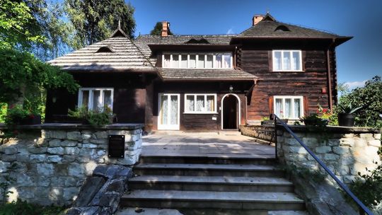 Kazimierz Dolny: Widać jak pięknieje Willa pod Wiewiórką