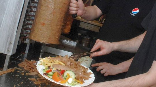 Kebab z baraniną bez baraniny, czyli jak oszukują fast foody