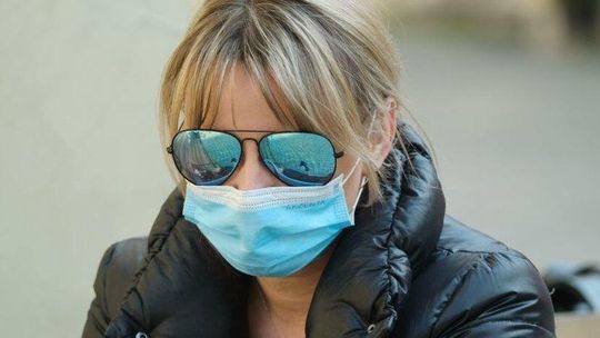 KGP: ostatniej doby nałożono ponad 6,5 tys. mandatów za brak maseczek