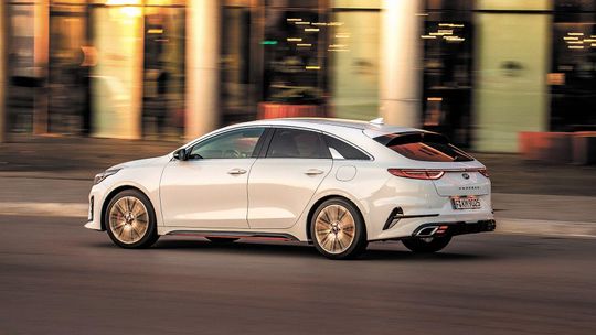 Kia ProCeed wjeżdża na salony