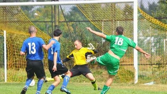 Kibic uderzył piłkarza po meczu Brata Cukrownika z Granicą Dorohusk. Klub zapłaci