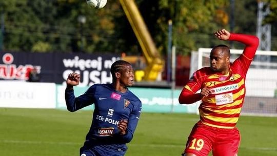 Kibice Jagiellonii opluli własnego zawodnika po meczu