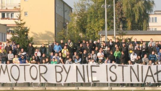 Kibice nadal bojkotują mecze Motoru Lublin, klub liczy straty