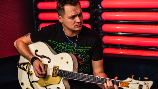 "Kiczowatość może być atutem". Rozmowa z Krzysztofem Sokołowskim z zespołu Nocny Kochanek