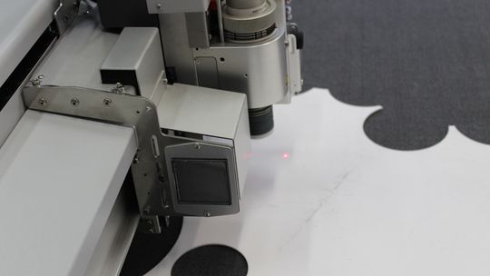 Kiedy i dlaczego warto wybrać katalogi szyte? Dobrze zaprezentuj swoją firmę!