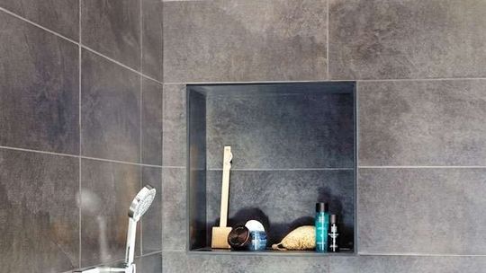 Kiedy mniej to więcej – jak funkcjonalnie urządzić małą łazienkę?