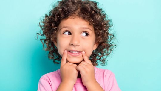 Kiedy można zacząć leczenie ortodontyczne nakładkami Invisalign®? Najlepszy wiek na prostowanie zębów