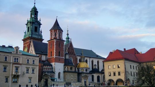 Kiedy najlepiej odwiedzić Wawel i jak zaplanować wyjazd?