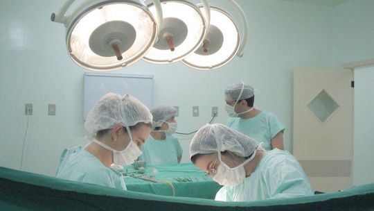 Kiedy pacjent ugryzie lekarza. Z czym zmagają się medycy