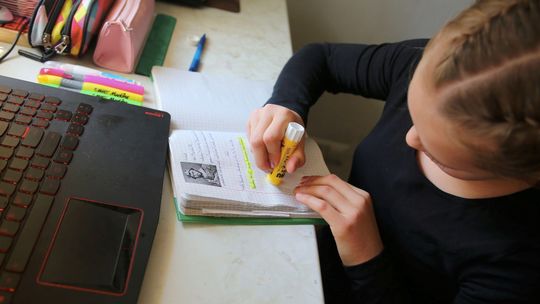 Kiedy szkoły zostaną otwarte? Rodzice zadowoleni z harmonogramu, uczniowie już mniej