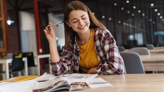 Kiedy zaczyna się nauka na studiach w Polsce? Poradnik dla świeżo upieczonych studentów