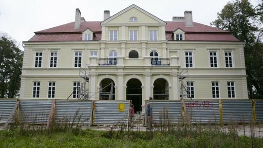 Kiedyś sprzedali pałac, a teraz znowu odkupili. "Stopień dewastacji jest ogromny" 