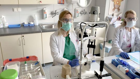 Kiedyś uratowali mu wzrok. Teraz pacjent zafundował medykom środki ochrony osobistej