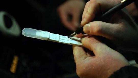 Kierował po narkotykach, rozbił się na wiadukcie. Zginęła jego koleżanka